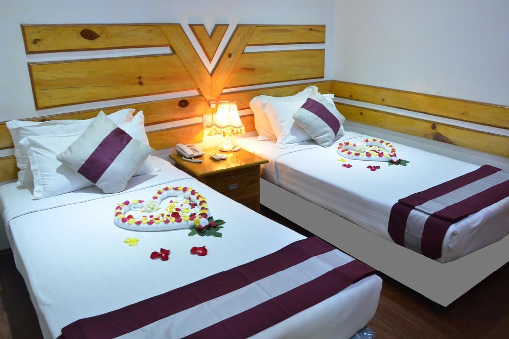 Myat Nan Taw Hotel Loikaw Extérieur photo
