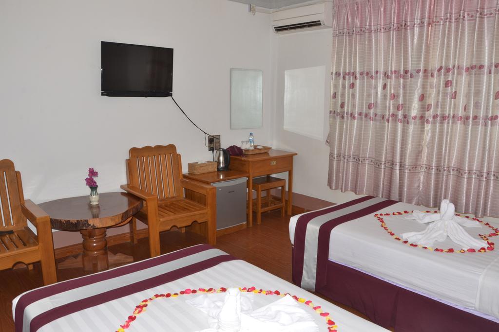 Myat Nan Taw Hotel Loikaw Extérieur photo