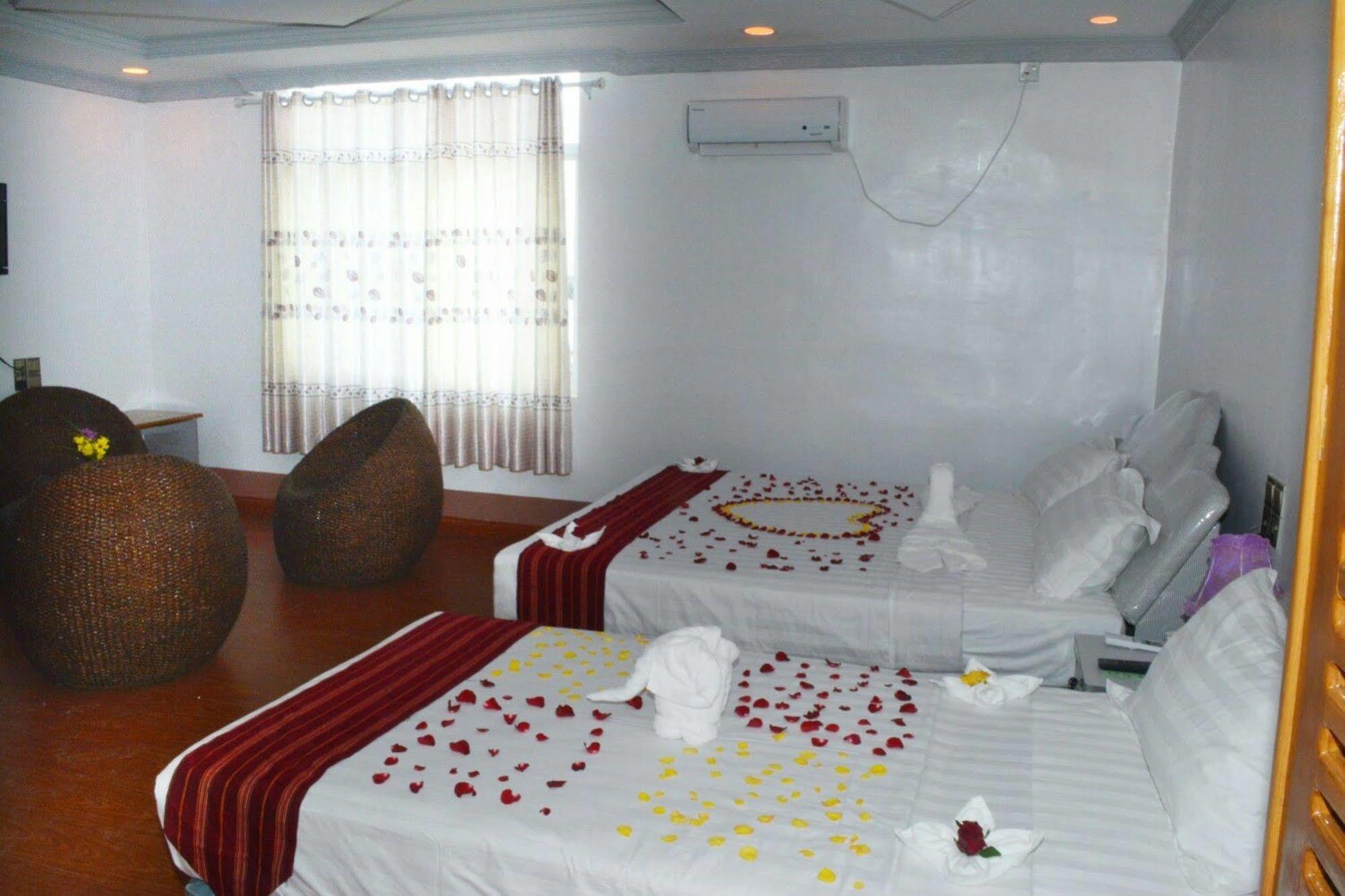 Myat Nan Taw Hotel Loikaw Extérieur photo